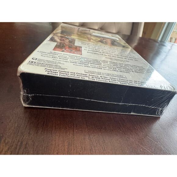 NEW Dirty Dancing VHS, Digitally Remastered Sealed New in Package Patrick Swayze - Picture 3 of 4